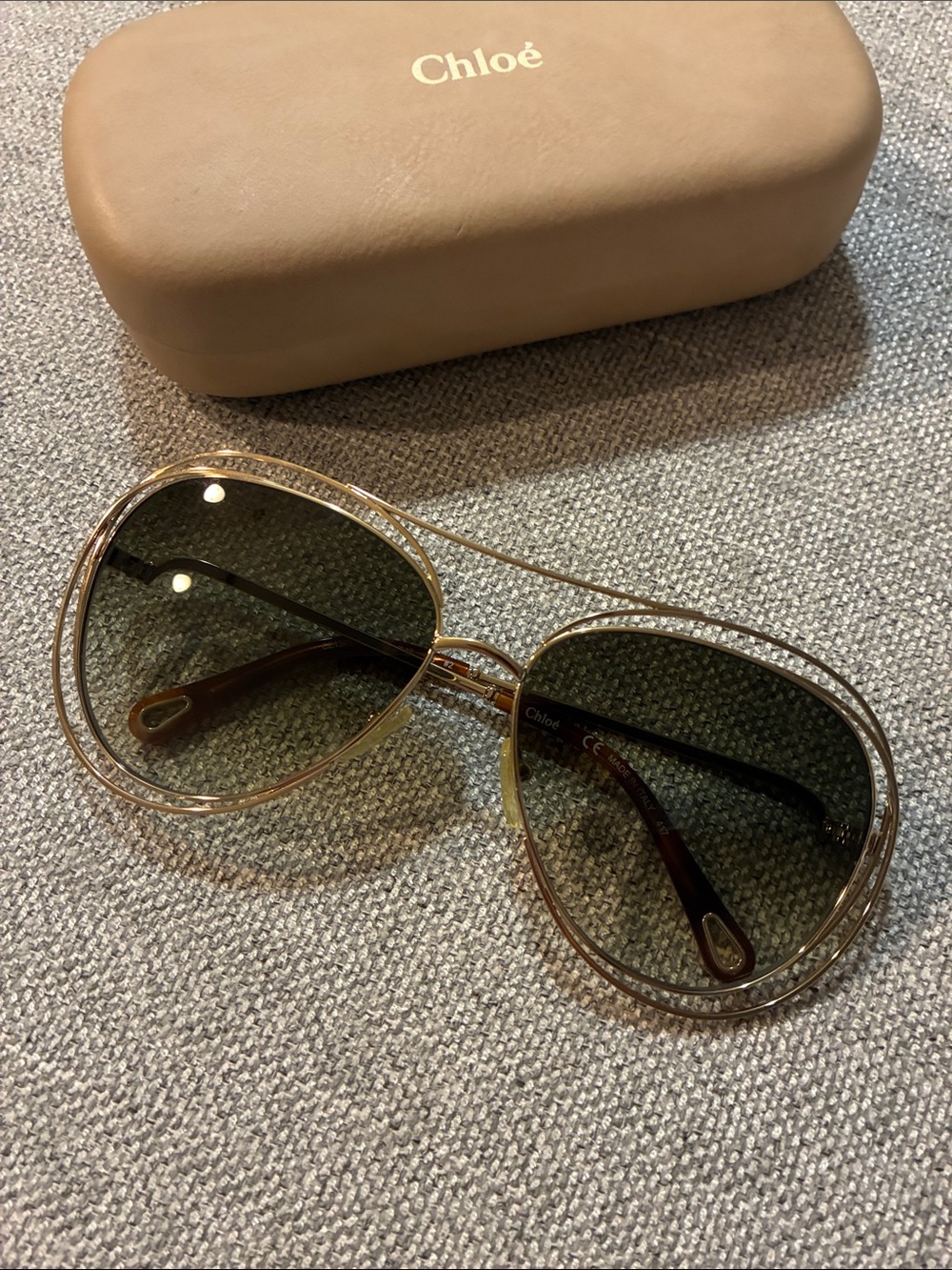 Chloé Gold Carlina Aviator Sunglasses with Gradient Dark Lenses